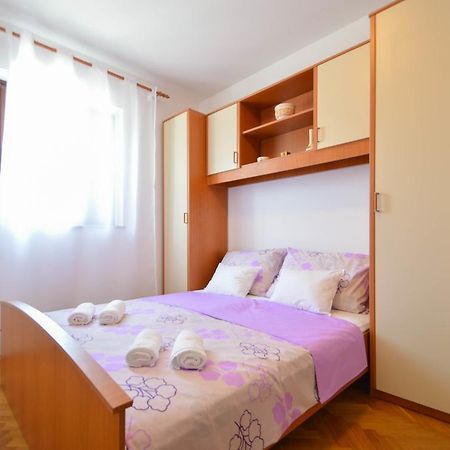 Apartment Natasa Novi Vinodolski Ruang foto