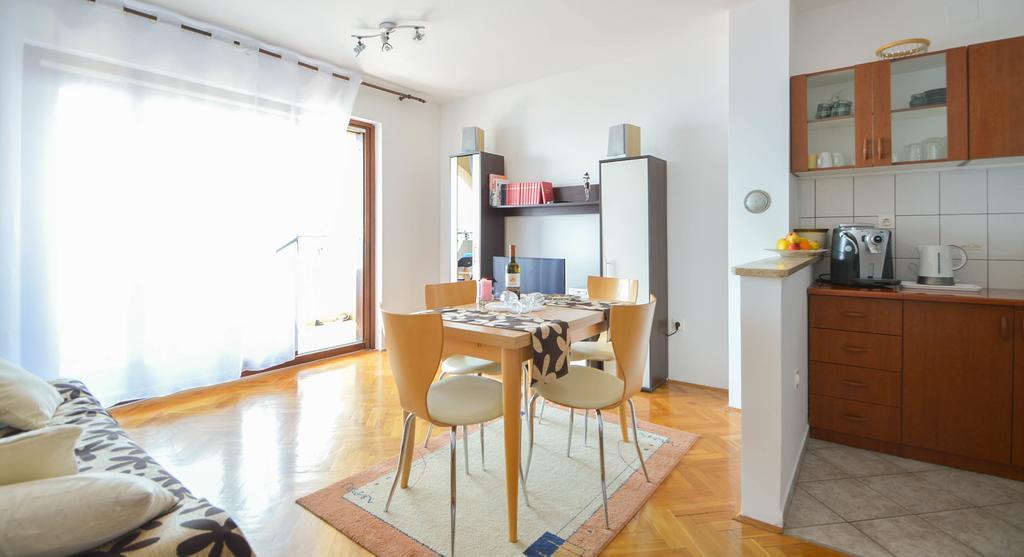 Apartment Natasa Novi Vinodolski Ruang foto